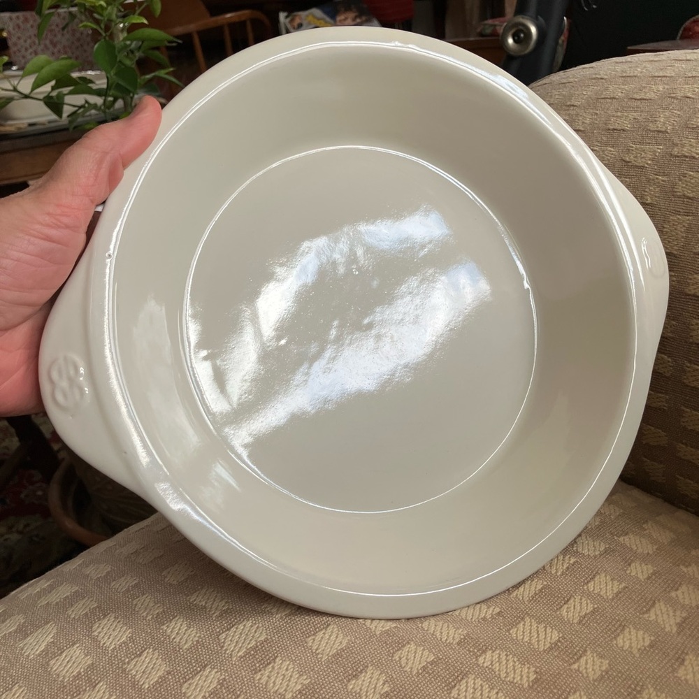 Calphalon off-White 9inch Ceramic pie pan/Serving Dish with Handles - Picture 16 of 16